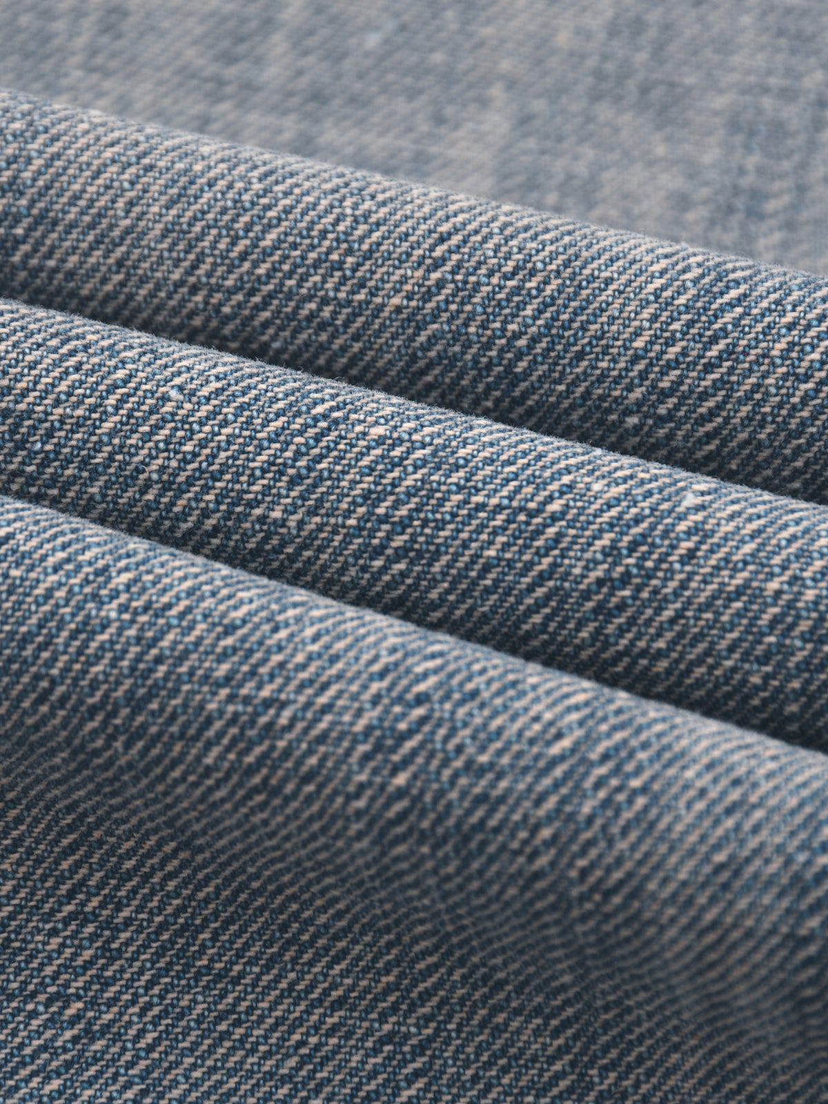BLUE STRESSED JEANS